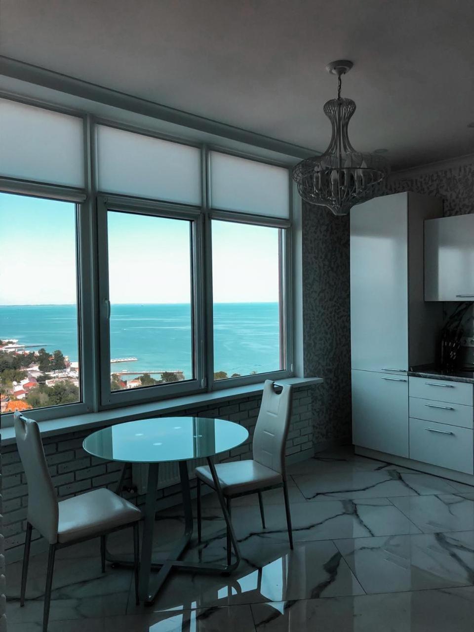 M&P Vip Appartments In Arkadia Odesa Room photo