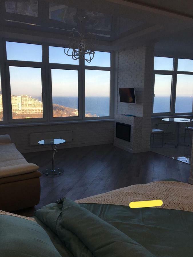 M&P Vip Appartments In Arkadia Odesa Exterior photo